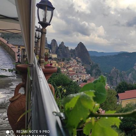 Monserrat Castelmezzano Exteriör bild
