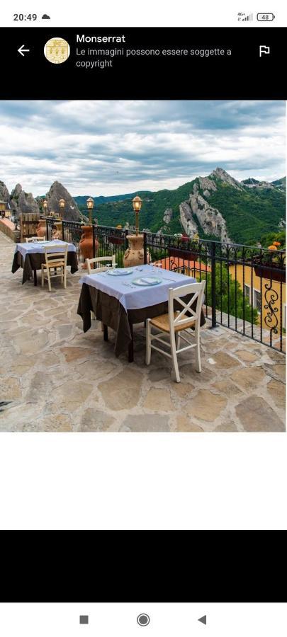 Monserrat Castelmezzano Exteriör bild