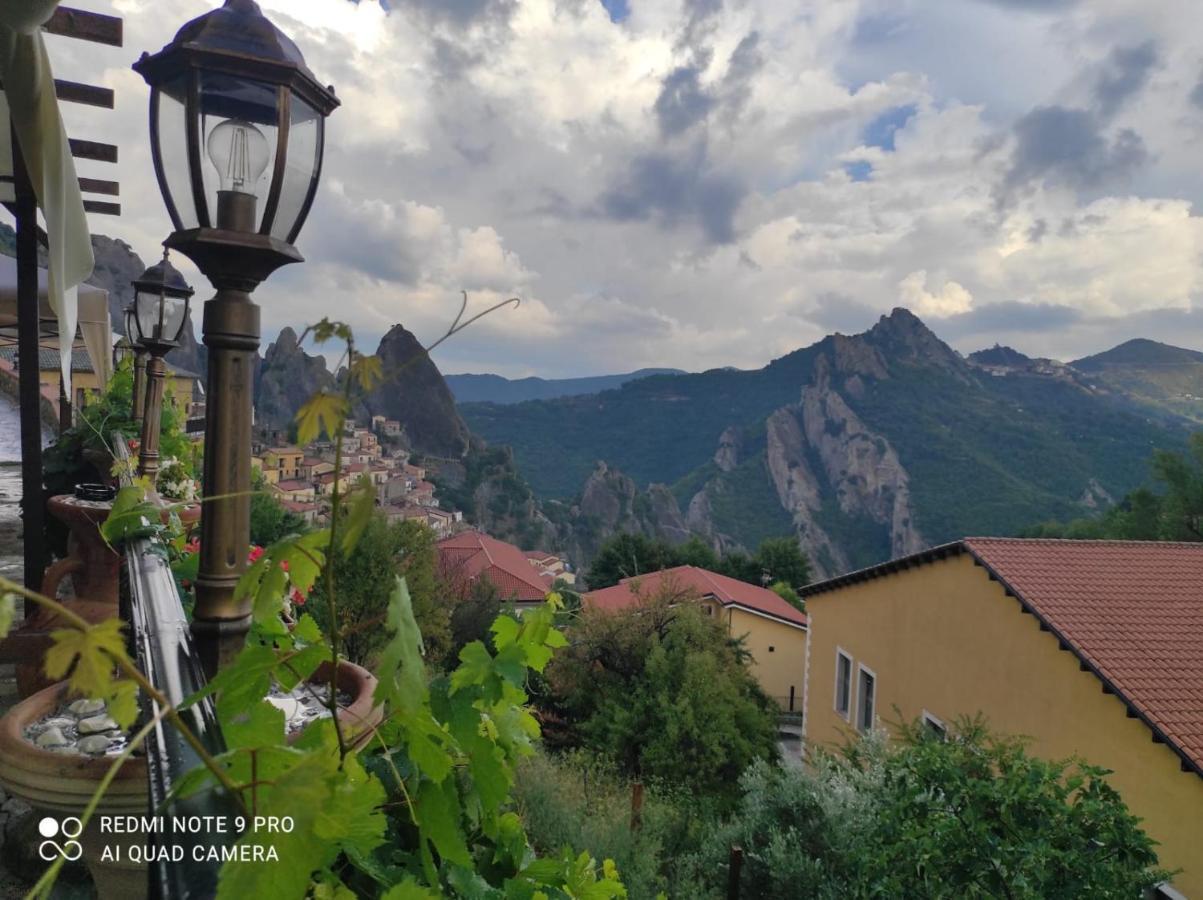Monserrat Castelmezzano Exteriör bild