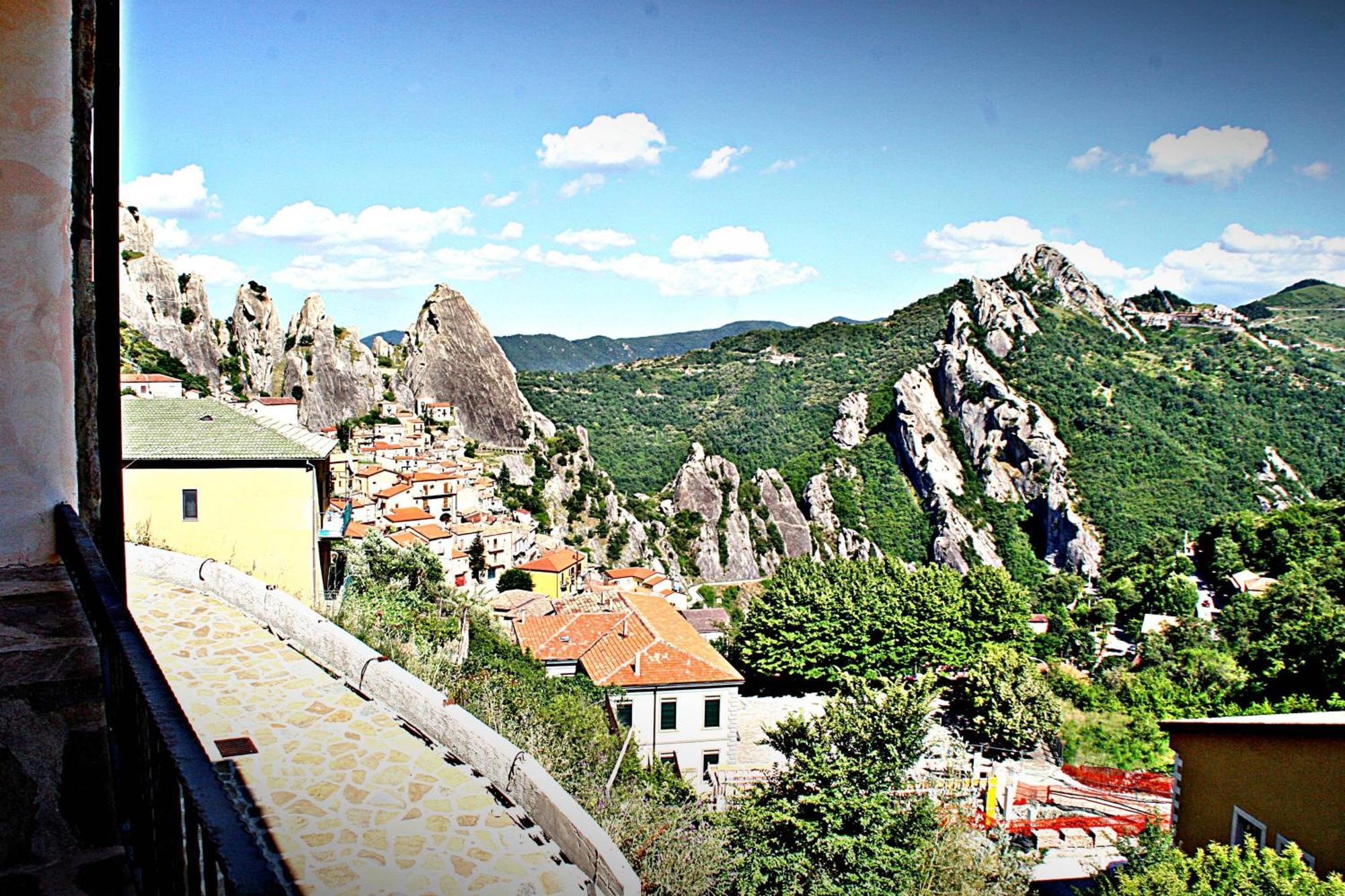Monserrat Castelmezzano Rum bild