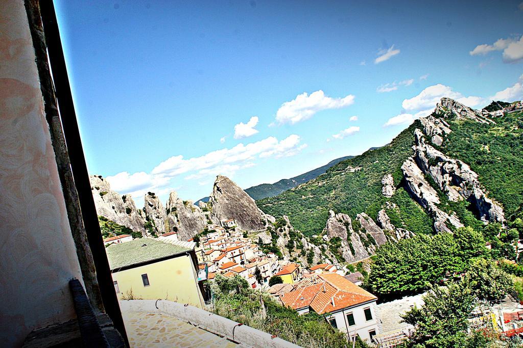 Monserrat Castelmezzano Exteriör bild