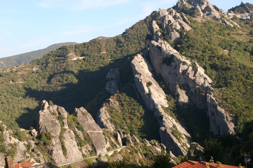 Monserrat Castelmezzano Exteriör bild