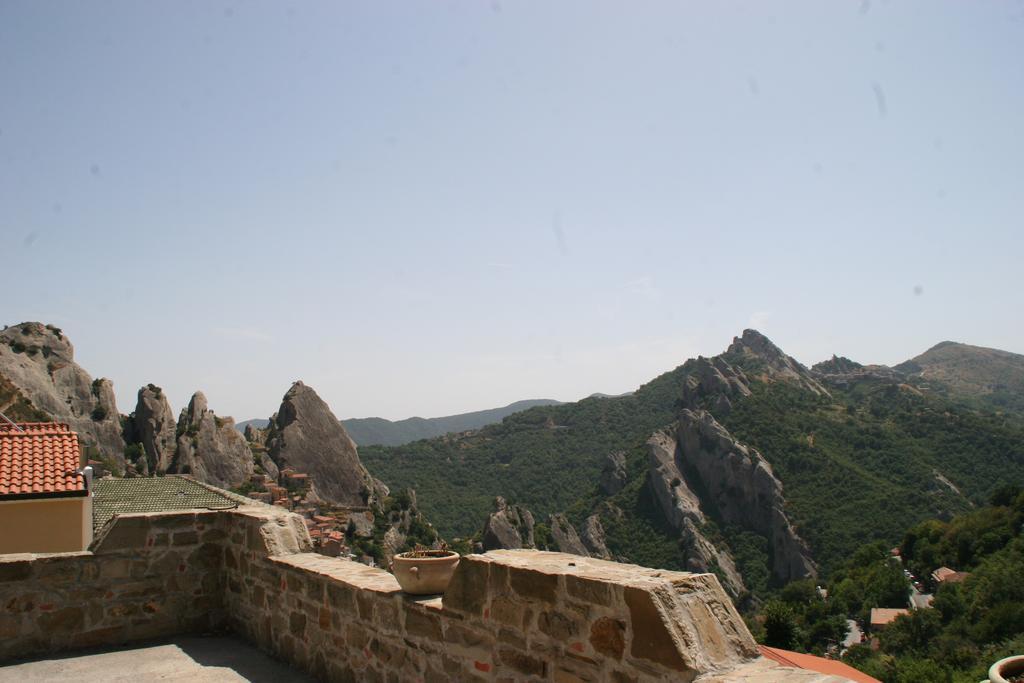 Monserrat Castelmezzano Exteriör bild