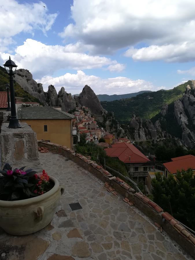 Monserrat Castelmezzano Exteriör bild